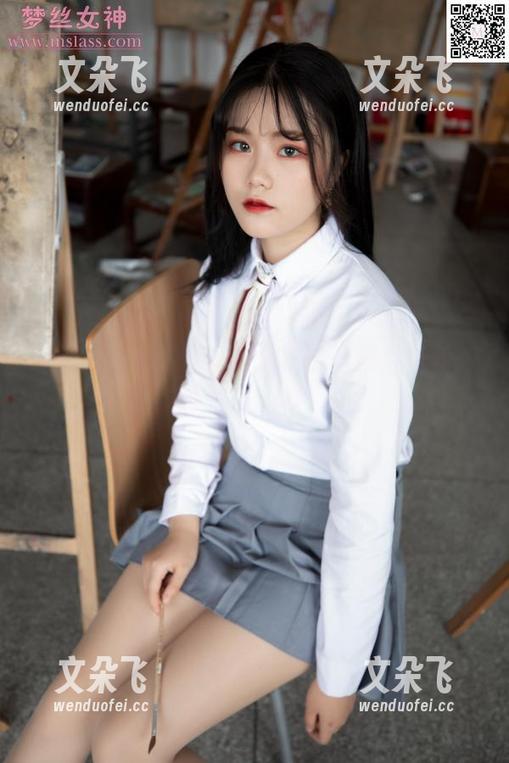 梦丝女神 - 为何魏婷婷的白丝照片让我想停留多一秒？