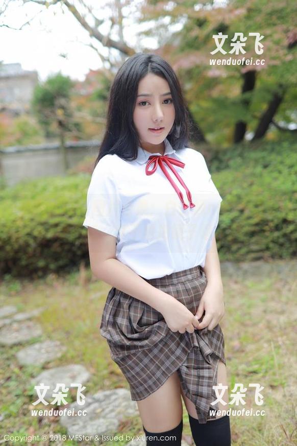 模范学院 - 图片合集：白子嫣nicky自恋到不行，真不怕把镜子砸了？