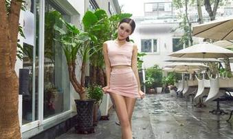爱丝 - 瑶瑶裸足合集：一脚踏天际，另一脚踩地板，你敢信？