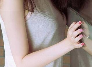 爱尤物 - 小卷卷老师的图册，暗藏着比秘密还刺激的画面，捉摸不定，真让人想แกล้ง一下。
