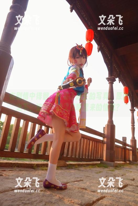 在剧情中徘徊，白易子教主的写真，原图之下，流露出的又是哪里来的情思？