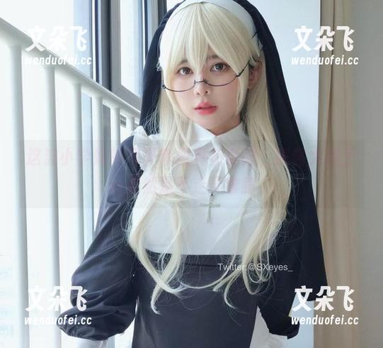 这波小学妹的写真套图真有意思，眼酱大魔王w果然是不走寻常路。
