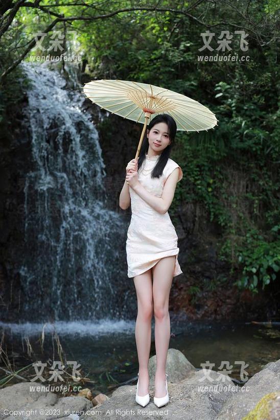 秀人网 - 即使是毫无意义的组合，summer宝宝的礼服依旧让我欲罢不能，原图和套图一路甜蜜下去！
