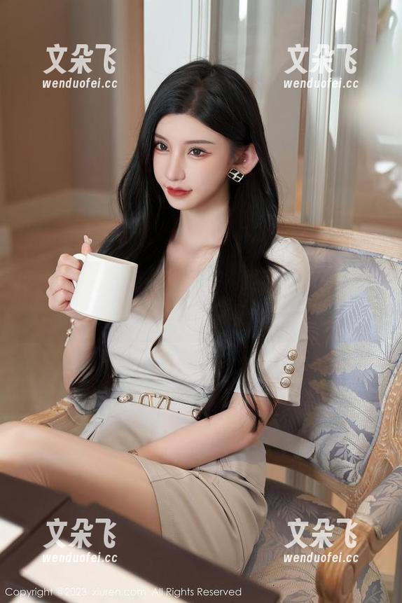 秀人网 - yoo优优的旗袍更新，每秒钟都有新款加持，我的心都快跟上步伐了！