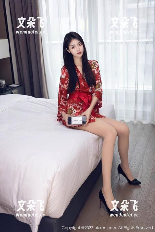 秀人网-千夜未来 秀人网 - 千夜未来的瑜伽图鉴,图库里让你的照片也来个优雅拉伸,赶紧下载!