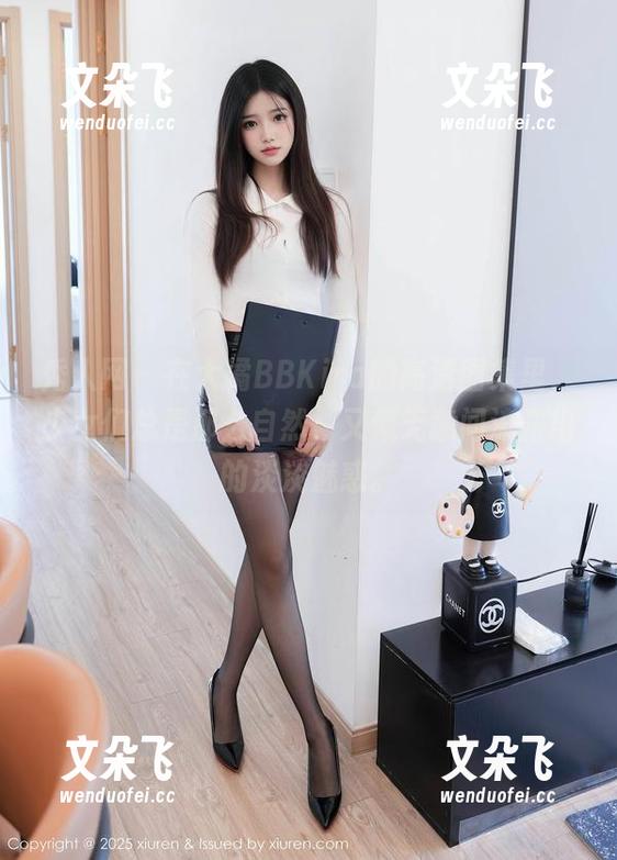 秀人网 - 在大橘BBKira的高清图集里，少女们总是那么自然，又似无意间流露出的淡淡魅惑。