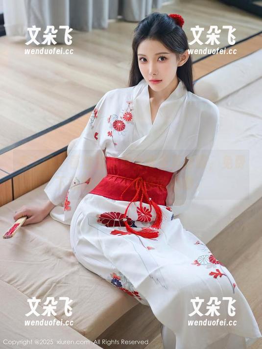 秀人网 - 燕甘甘的修女背景真抢眼，免费下载的同时小心你的心呐。