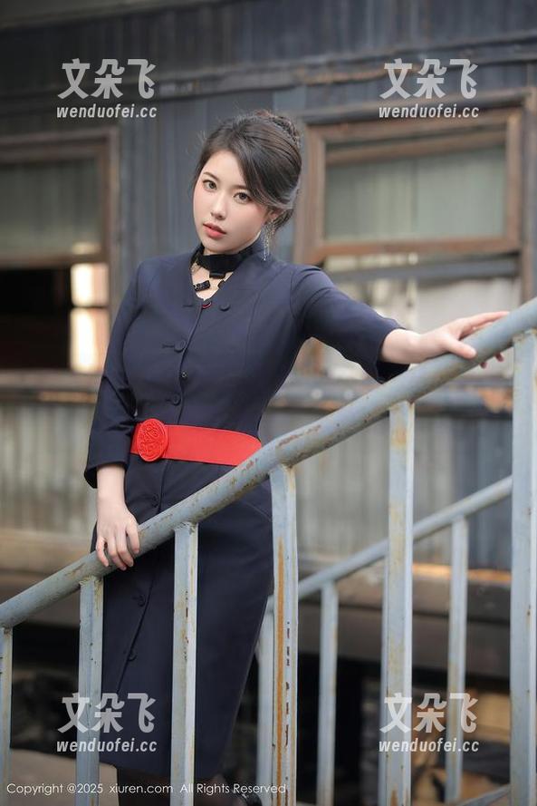 秀人网 - 当王俪丁遇上‘女孩’——分享奇妙写真集的欢乐时光！