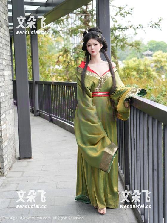 秀人网 - 甜七七的图包带你飞：让你的照片也来一场神奇旅程！