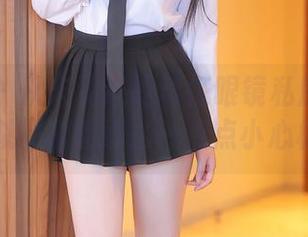 秀人网 - 从未见过的葛征眼镜私房合集中，貌似都透着那么一点点小心机哦。