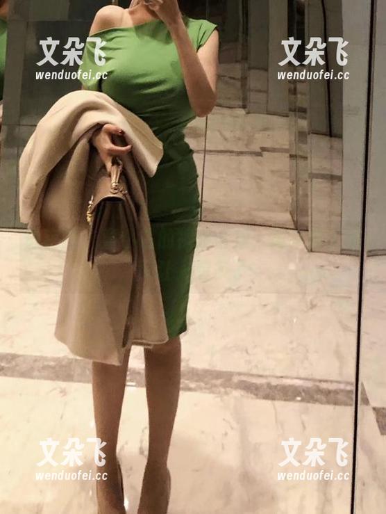 童小芯 微密圈 - 童小芯的裸足合集,简单明了却又让人想多了