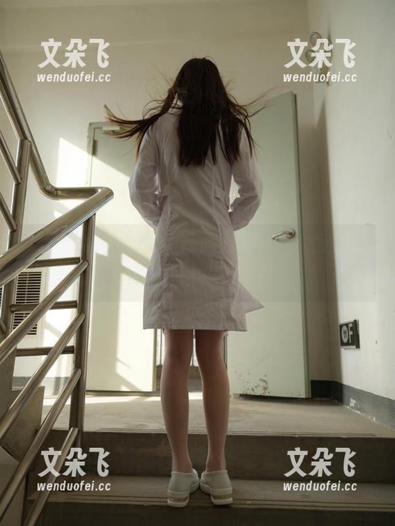 紧急企划 - 小恩的校服图集，一个定制的世界，想不到吧？