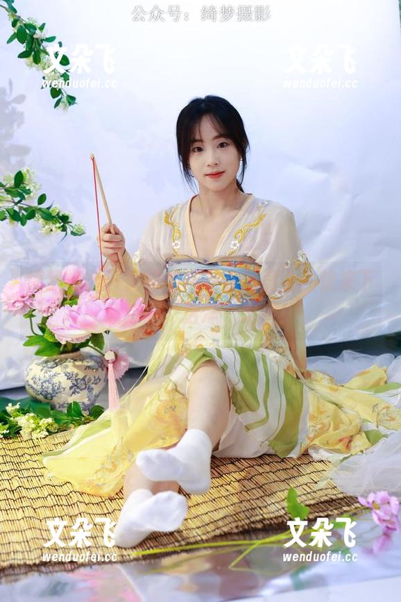 绮梦摄影-丽丽 绮梦摄影 - 丽丽的裸足在网盘上,快来下载这双‘洁净’之足!
