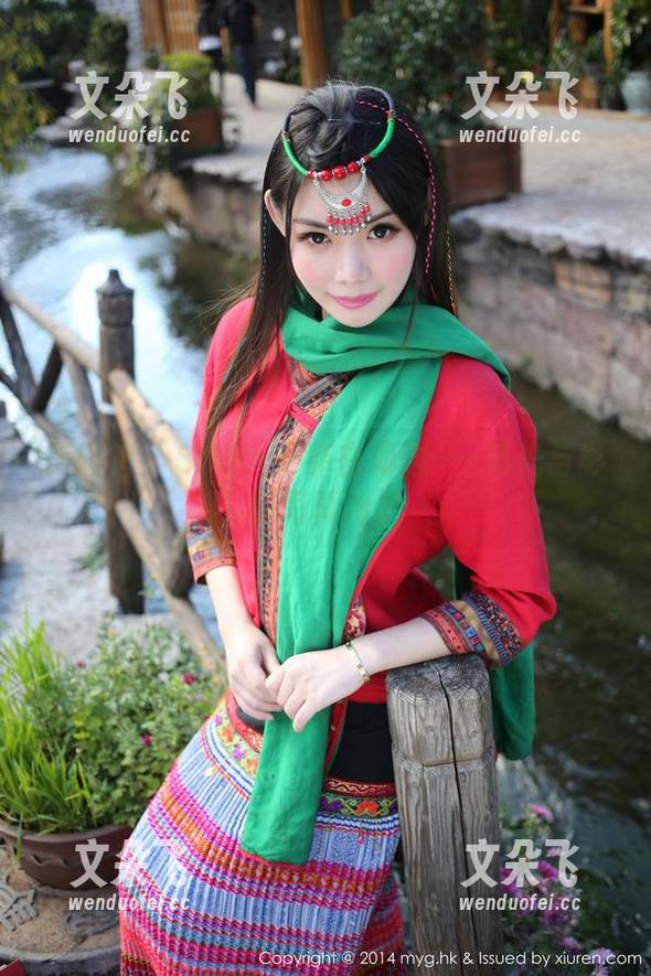 美媛馆 - SOLO-尹菲在海边–一场光与影的写真冷战