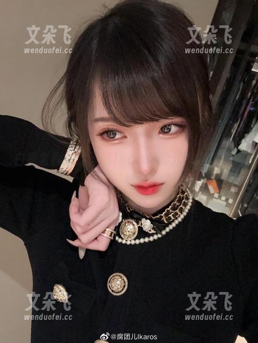 腐团儿Ikaros 白裙套图,腐团儿Ikaros的分享像是一场即兴舞会。
