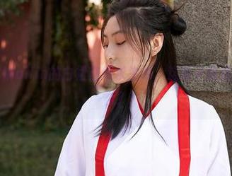 蜜桃社 - 琳琳ailin的白裙在线求生术，这裙子能拯救一切尴尬么？