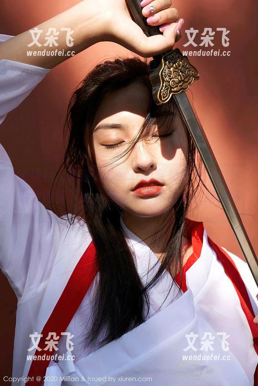 蜜桃社-陆萱萱Cecilia 蜜桃社 - 陆萱萱Cecilia拿奶牛来炫技,高清内容下载,其实只要你别太在意就好。