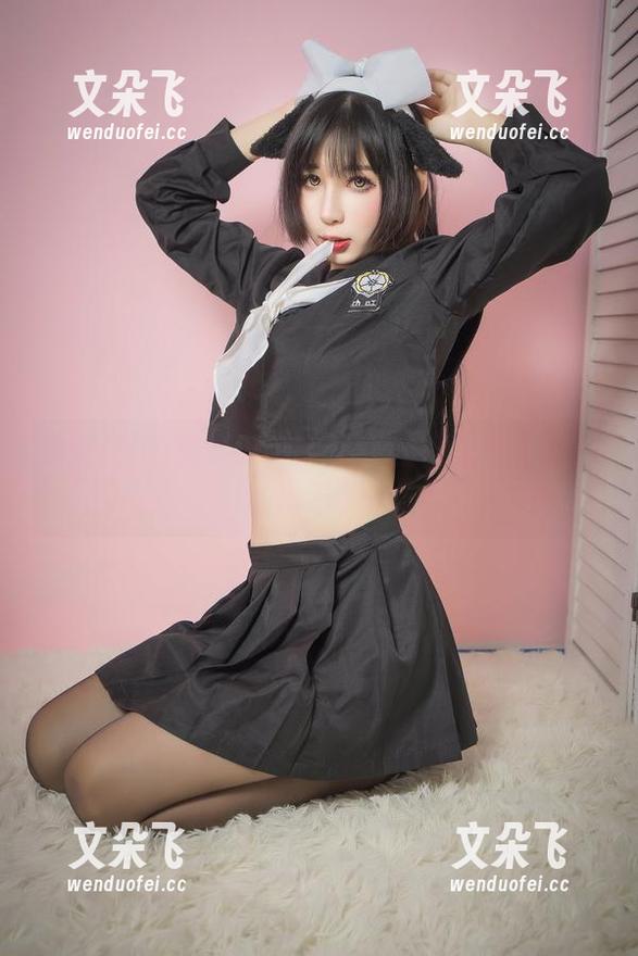 雯粥粥i的兔女郎——高清图包里每个角落都发着光。