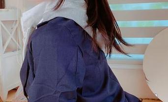 翻看霜月shimo的少女写真，美图好像在说话