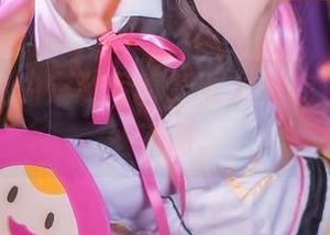 鳗鱼霏儿的定制写真，女友与你日常的丝丝不同。